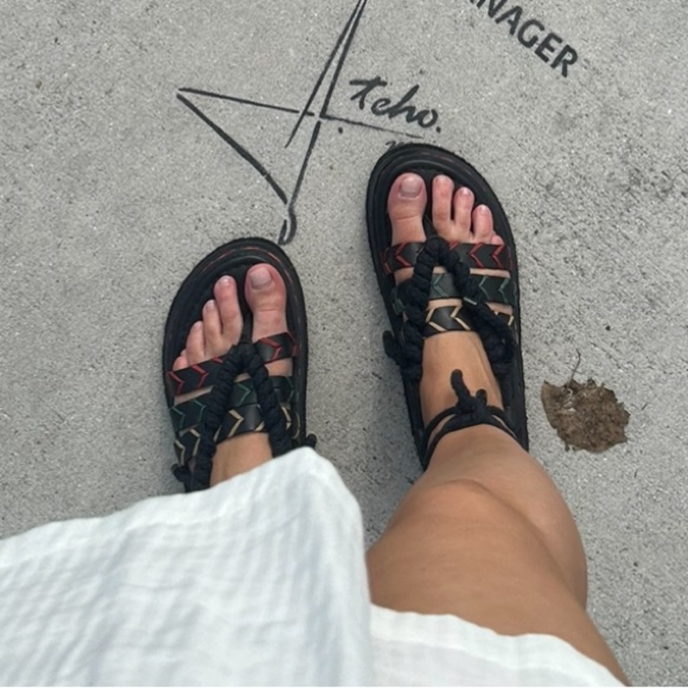 FARM RIO black rope tie sandals Rasta color / black